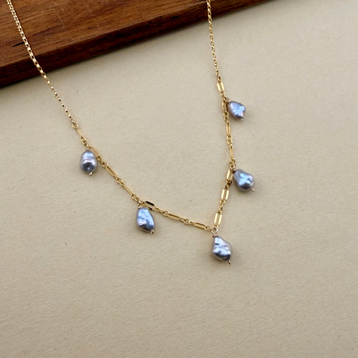Mercury Keshi 5 Pearl Necklace