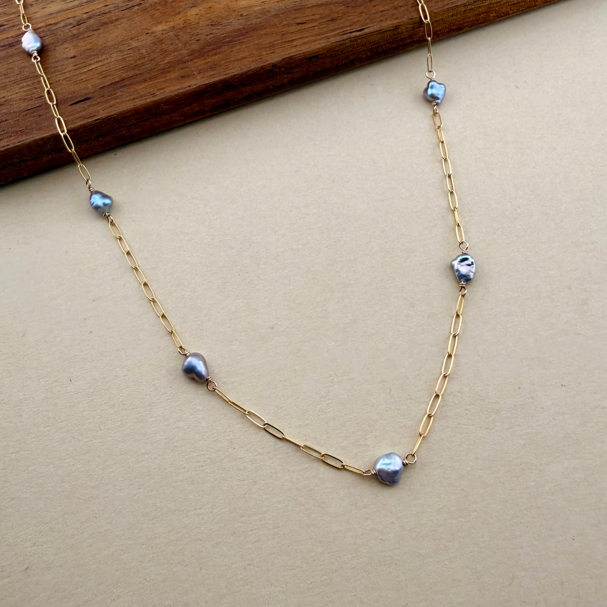Mercury Keshi Choker
