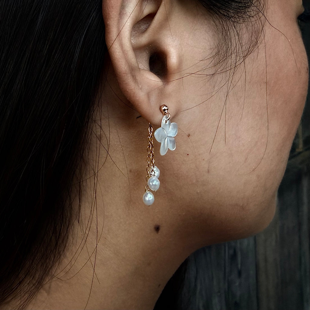 Plumeria Drippp Earrings